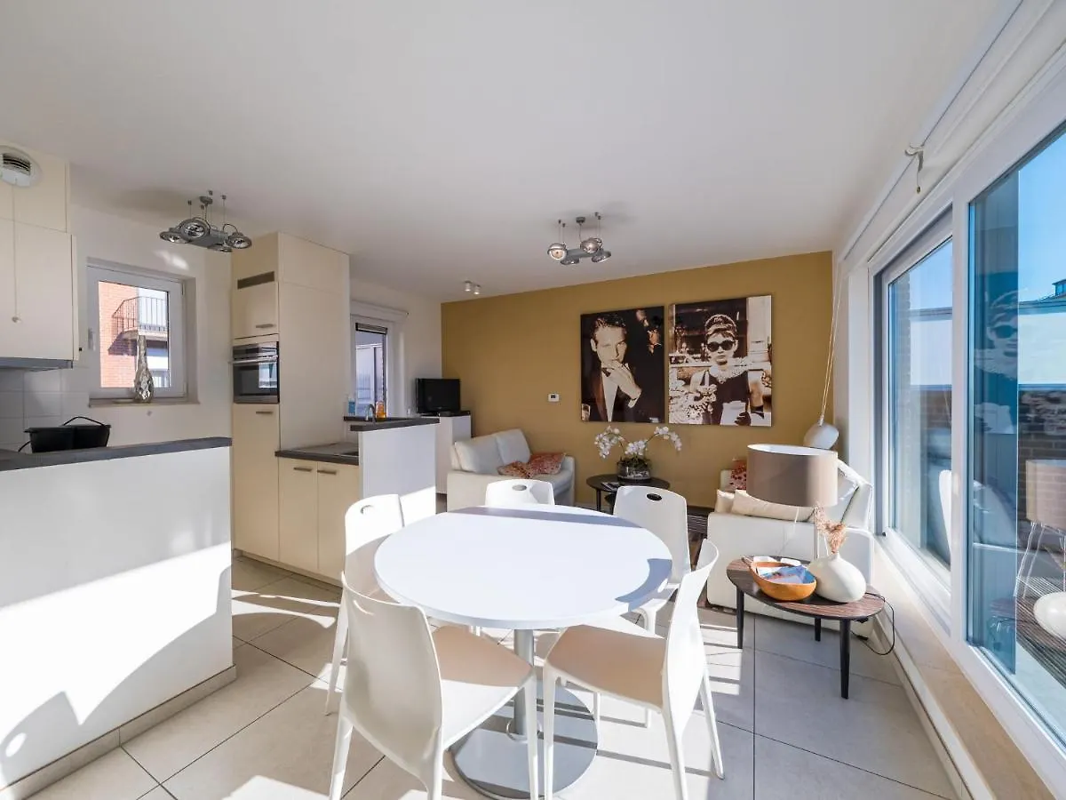 Penthouse With 2 Spacious Terraces Middelkerke